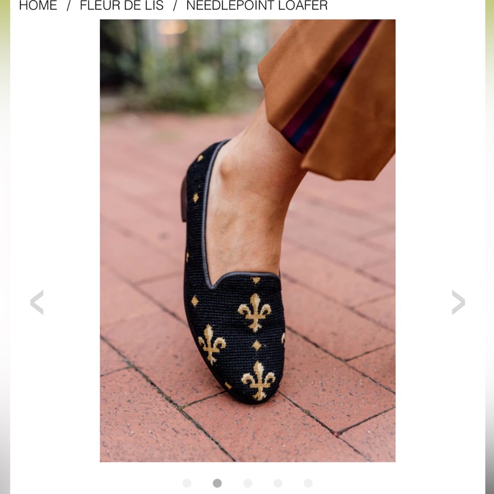 byPaige Women’s Needlepoint Loafer Fleur De Lis, size 8, black